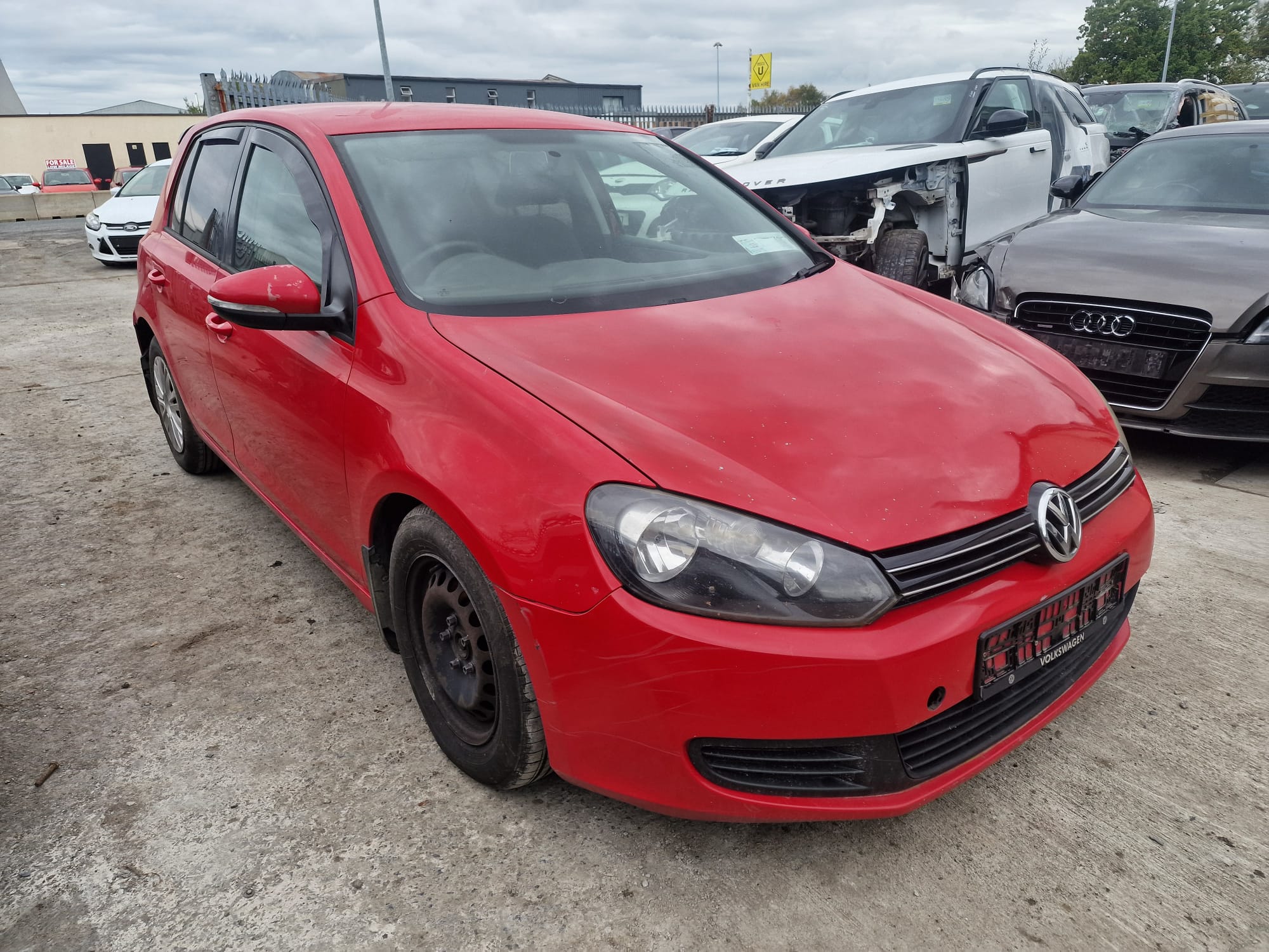 VOLKSWAGEN GOLF